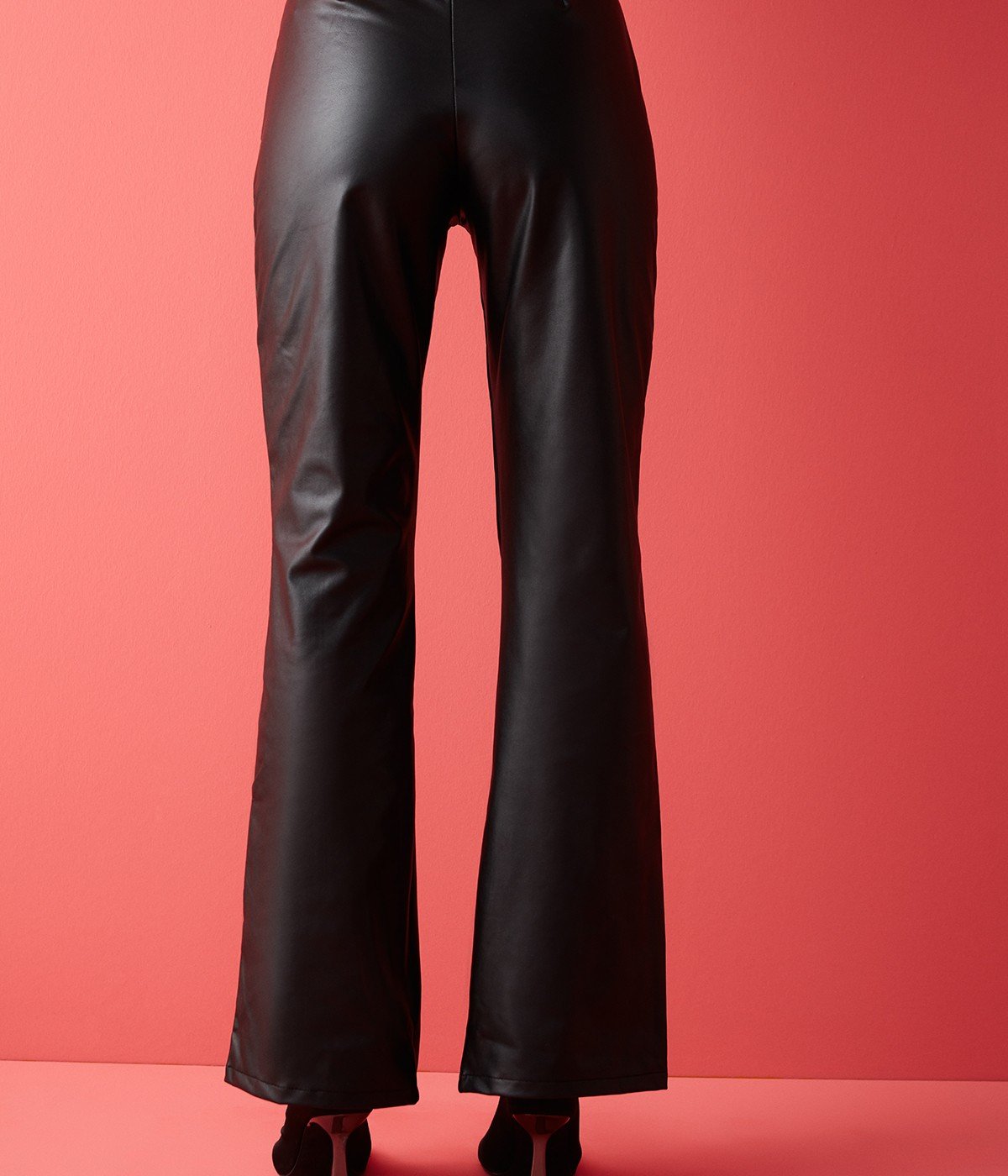 Pantaloni Concept Leather Look Slit